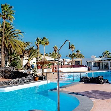 Pequeno Bungalow Firt Line Of The Sea Costa Teguise Luaran gambar