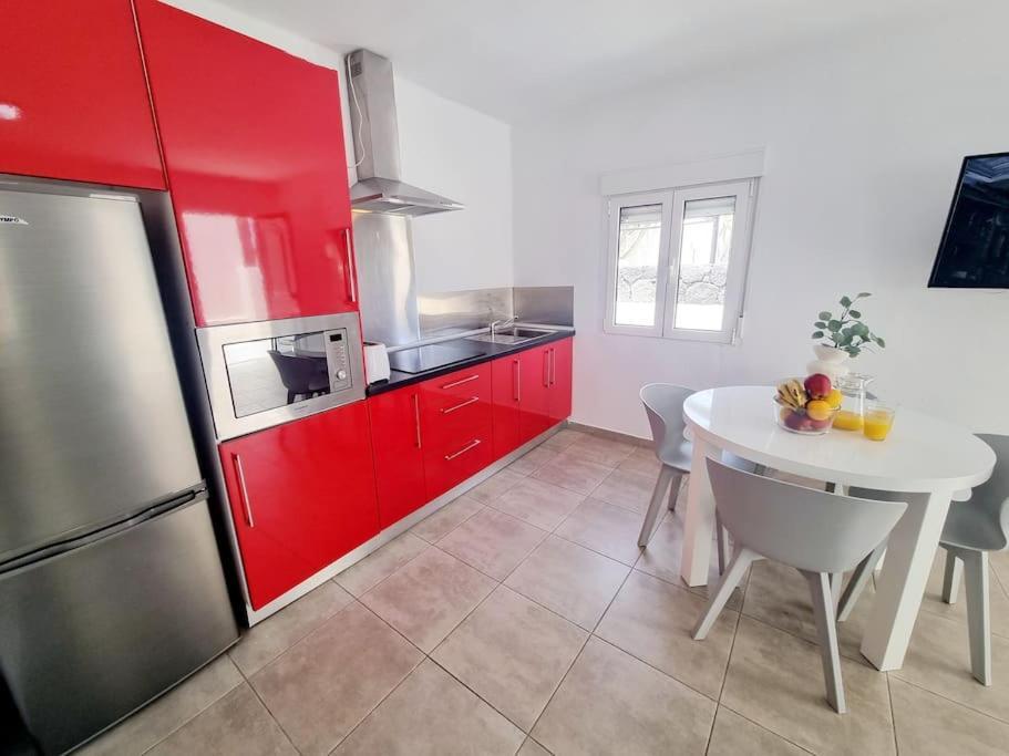 Pequeno Bungalow Firt Line Of The Sea Costa Teguise Luaran gambar