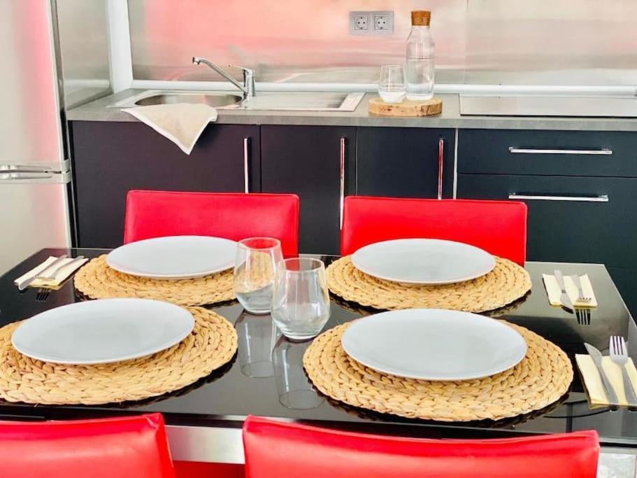 Pequeno Bungalow Firt Line Of The Sea Costa Teguise Luaran gambar