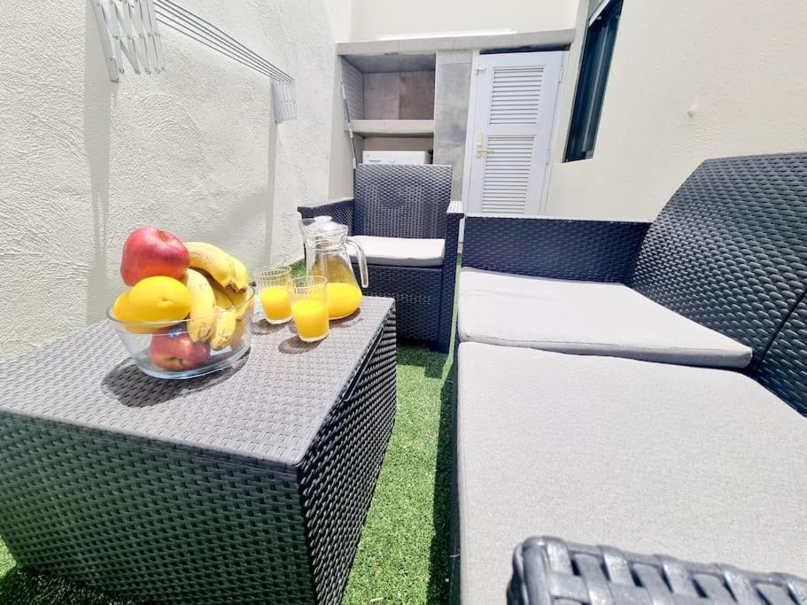 Pequeno Bungalow Firt Line Of The Sea Costa Teguise Luaran gambar