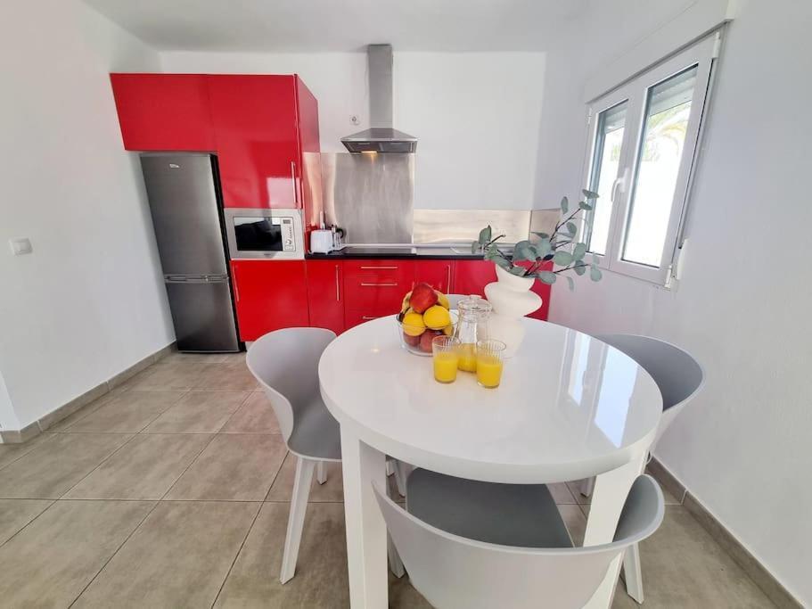 Pequeno Bungalow Firt Line Of The Sea Costa Teguise Luaran gambar