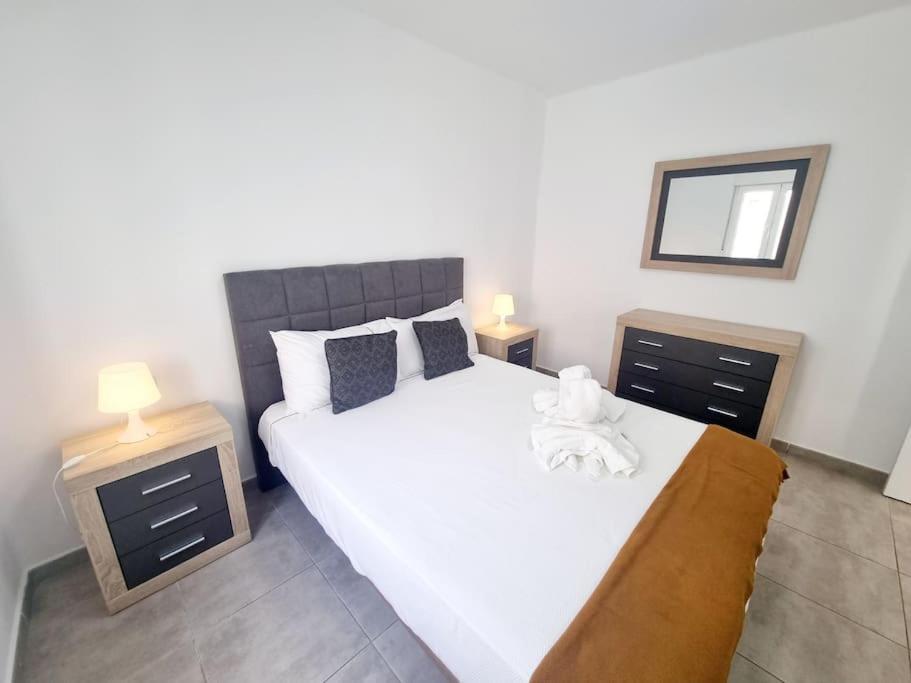 Pequeno Bungalow Firt Line Of The Sea Costa Teguise Luaran gambar