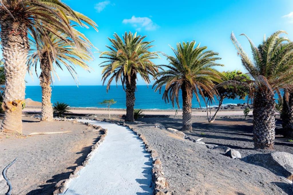 Pequeno Bungalow Firt Line Of The Sea Costa Teguise Luaran gambar